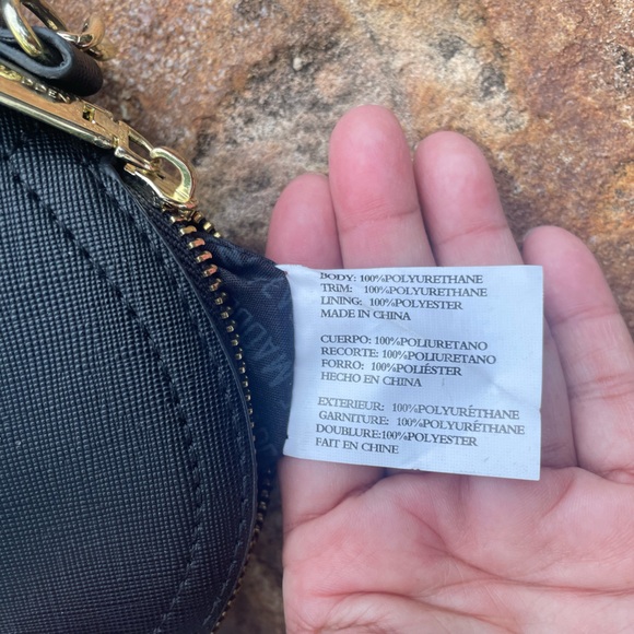 EUC Steve Madden “BMaggie” Black Crossbody Bag with Gold Chain Detail - Picture 10 of 11